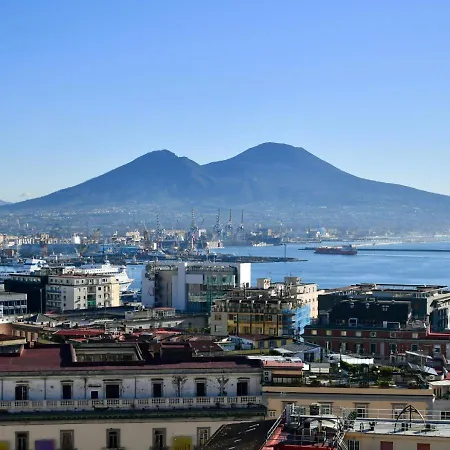 Metro Materdei - Casa Al Quinto Piano E Wi-fi A 2 Passi Dalla Metropolitana Apartment Naples