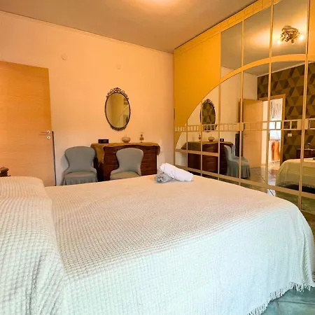 Apartment Metro Materdei - Casa Al Quinto Piano E Wi-fi A 2 Passi Dalla Metropolitana Naples