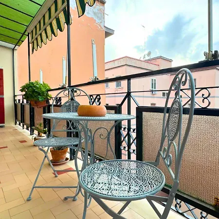 Metro Materdei - Casa Al Quinto Piano E Wi-fi A 2 Passi Dalla Metropolitana Naples